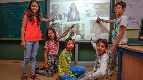 Celia, Ángela, Juan, Jesús y Jesús señalan a algunos de los aspirantes a lograr la alcaldía de Granada.