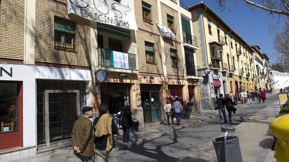 Imagen de archivo del Paseo de los Tristes en los primeros días tras la peatonalización.