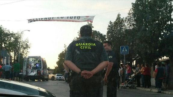 Agentes vigilan la zona del atropello.