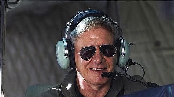 Harrison Ford vuelve a pilotar