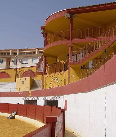 Vista de la plaza de toros de Jódar, donde supuestamente se destinó parte del hormigón