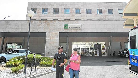 Dos personas abandonan el servicio de Urgencias del hospital Santa Ana de Motril