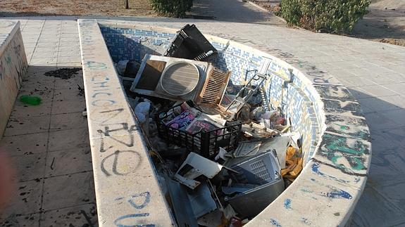 Vecinos de Cortijo Grande temen una nueva plaga de ratas por el estado de unos solares