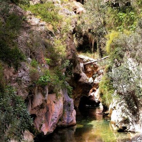 El nacimiento de la cerrada de Cázulas, donde el río Verde reaparece tras ser derivado por canalizaciones agrícolas.