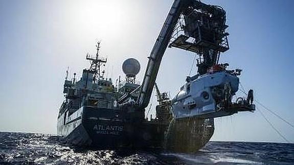 Encuentran en el fondo del mar un misterioso barco hundido imposible de identificar