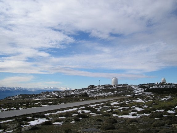 Imagen de parte de las cúpulas que integran el observatorio de Calar Alto en la Sierra de los Filabres.