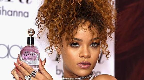 Boicotean la presentación del nuevo perfume de Rihanna