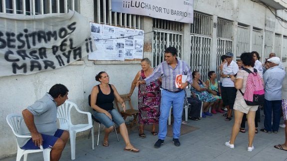 Miguel Cazorla (C's), con los concentrados en la Casa del Mar. 