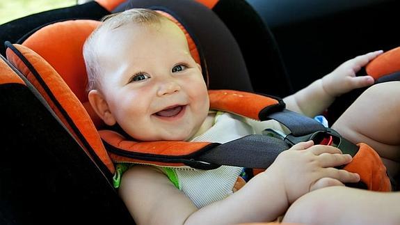 Atención: Nuevas reglas para llevar a los niños en el coche