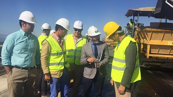 La Autovía del Olivar utiliza polvo de caucho de ruedas en desuso para la cubrir la capa de rodadura