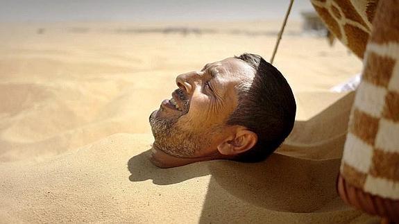 Un jacuzzi de arena en mitad del desierto