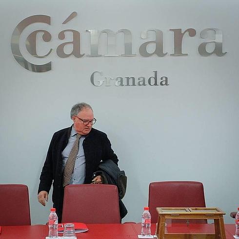El vicepresidente primero, Gregorio García, antes de comenzar un pleno de la Cámara. 