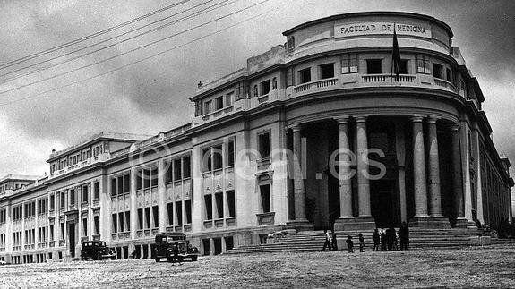 Vista de la Facultad de Medicina en los días de su inauguración (junio 1944).