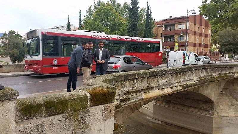 El PSOE pide al Ayuntamiento que realice las medidas de seguridad previstas en Puente Verde