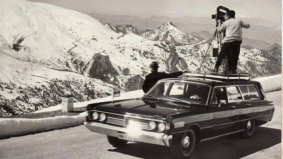 Rodaje de un programa sobre Sierra Nevada para TVE en 1960 