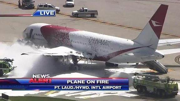 Un avión se incendia cuando iba a despegar de un aeropuerto de Miami