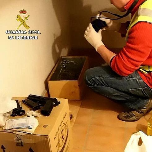 Desmantelado un 'supermercado' de droga en Gójar