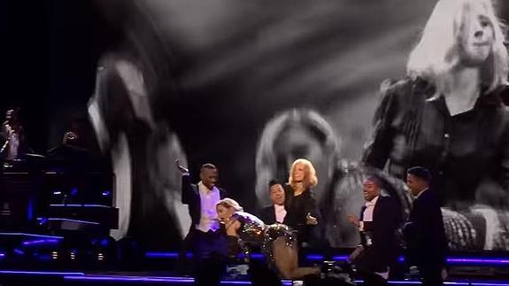 El 'azote' en el trasero de Jessica Chastain a Madonna en pleno concierto