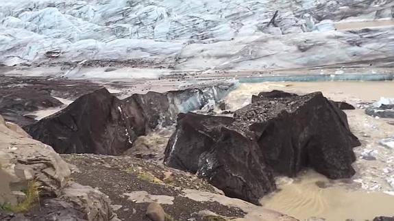 La bella acción de la Naturaleza: así nace un iceberg