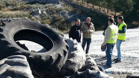 La Junta retira 485 toneladas de neumáticos abandonados en Vélez-Rubio para su reuso o reciclaje