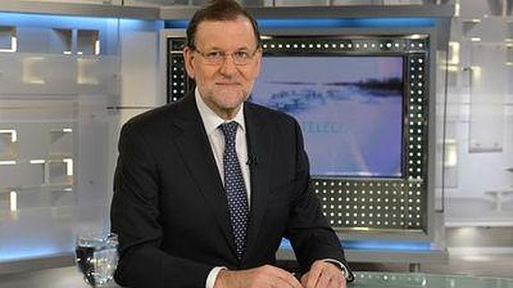 Rajoy dice 'sí' a María Teresa Campos e irá a '¡Qué tiempo tan feliz!' en plena campaña