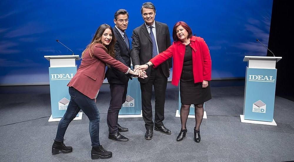 Ana Terrón, Luis Salvador, Carlos Rojas y Elvira Ramón, durante el debate.