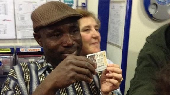 Enmanuel, de Ghana. otro de los afortunados en el sorteo de ayer