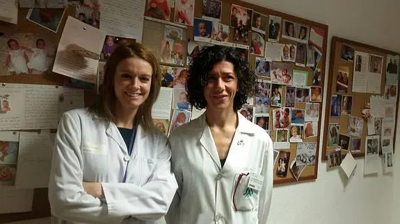 Francisca Molina y Pilar Carretero, doctoras del área de Cirugía Fetal de Granada.