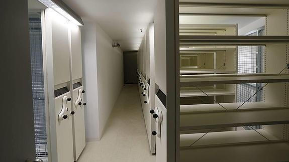 Los archivos y la cámara acorazada del Centro Lorca siguen vacíos a la espera del legado. 