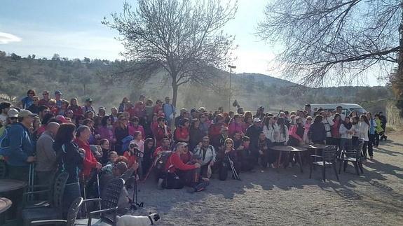 Más de 200 vecinos de Las Gabias, Atarfe, Gójar y Órgiva participan en una jornada de senderismo