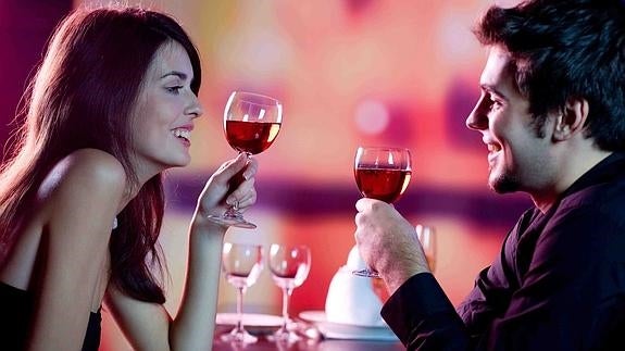 Un vaso de vino tinto también levanta la vida sexual