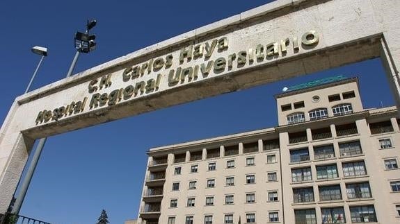 La chica fue atendida en el Carlos Haya. 