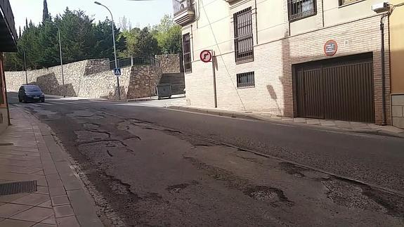 Esta calle es una ruina: 'Camino Fuente de la peña'