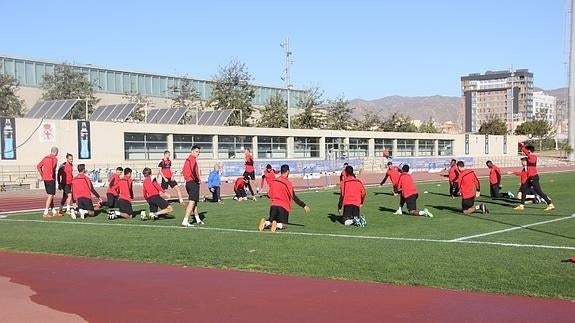 El Almería incide en el once del partido más importante