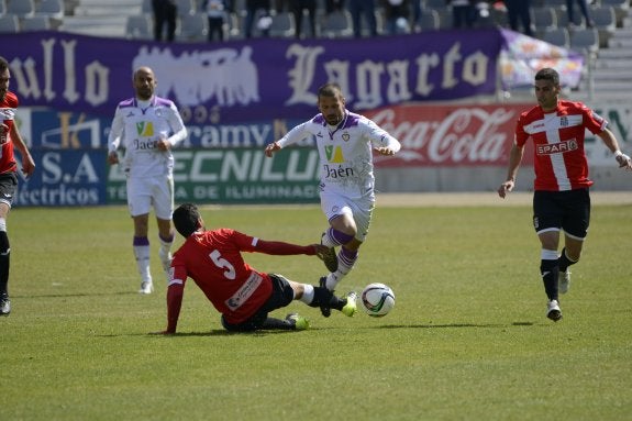 El Real Jaén no encontró el gol y se aleja del play off de ascenso, que queda ahora a once puntos.