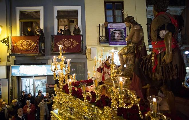 La ‘Cañilla’ sale de la Plaza de Fortuny en dirección a la calle Santa Escolástica.