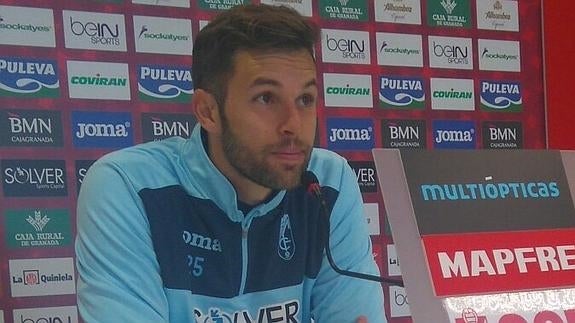 Jesús Fernández: "Que se escapen puntos a estas alturas de la temporada joroba bastante"