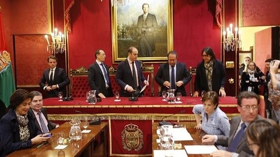 Las dimisiones en el Ayuntamiento se hacen oficiales en pleno