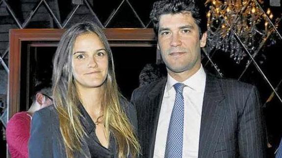 Los novios, Alejandro Santo Domingo y Lady Charlotte Wellesley, hija del duque de Wellington. 