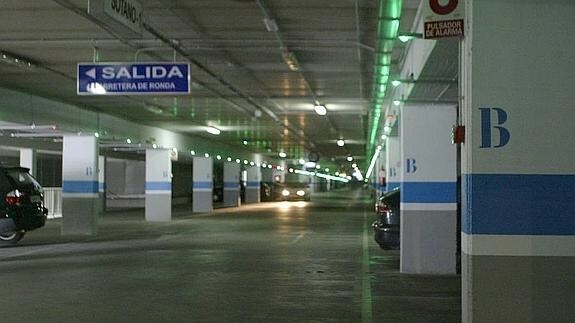 Vista del aparcamiento subterráneo de Padre Méndez, gestionado por Emisa.
