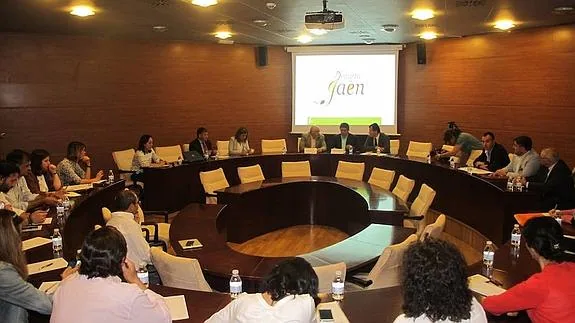 La promoción y protección del sector agroalimentario centran un seminario organizado por la Diputación