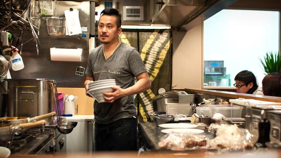 El bar 'low cost' de 9 clientes ya es estrella Michelin