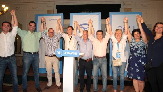 La dirección del PP provincial celebra la victoria.