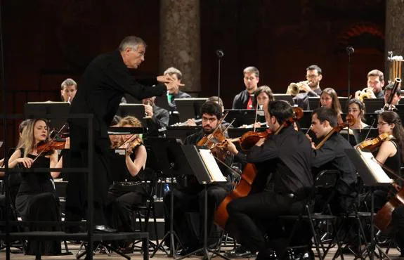 Christian Zacharias hizo sentirse muy seguros a los músicos de la Joven Orquesta Nacional de España. 