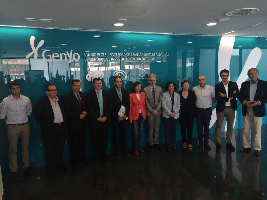 Junta y UGR impulsan un banco de ADN para la identificación de víctimas de la Guerra Civil