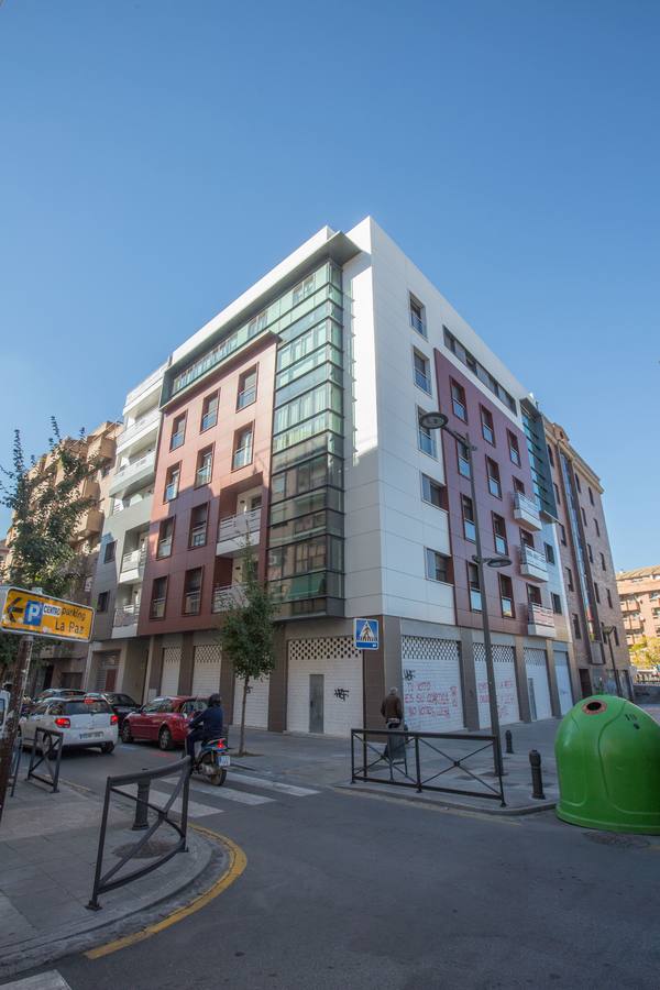Edificio de la calle Obispo Hurtado en el que residen el exalcalde y la exconcejala Isabel Nieto. 
