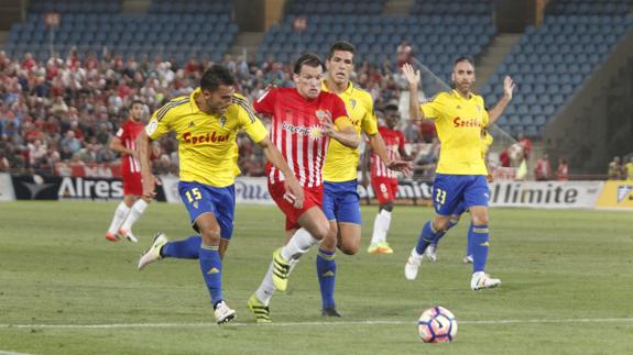 El Almería se queda sin Dubarbier