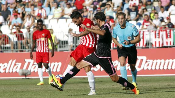 El Almería tumba al Rayo por efectividad