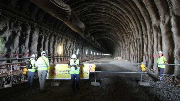 Imagen del interior del túnel del tramo  