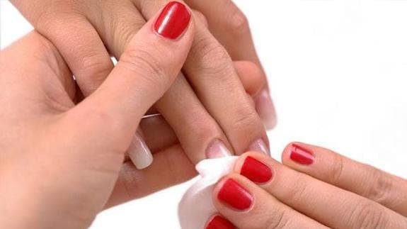 4 claves para remover tus uñas postizas sin dolor